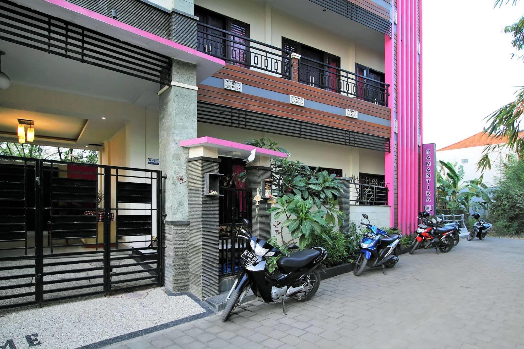 Ramantika Bali House Hotel จิมบาราน ภายนอก รูปภาพ